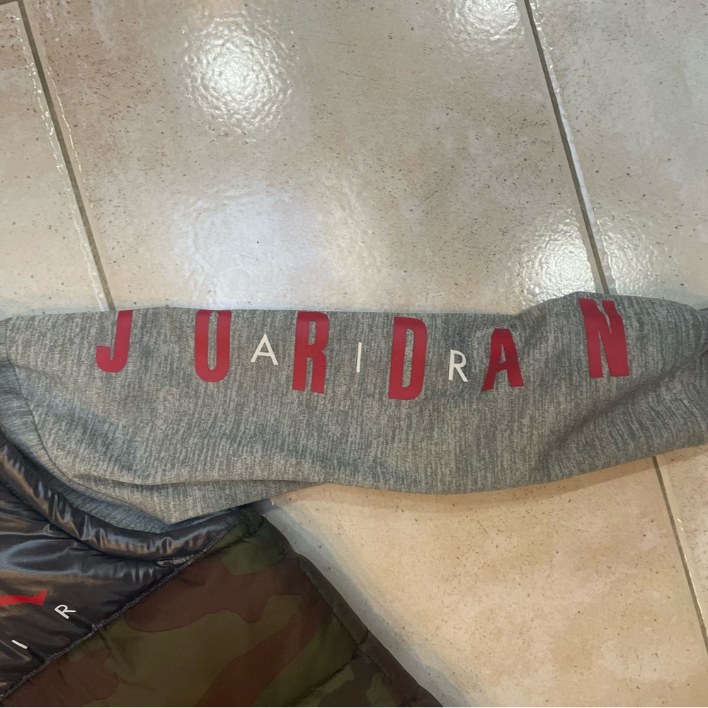 Jordan Jacket - Picture 2 of 4